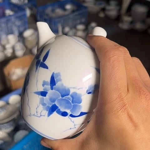 其他瓷手绘茶壶一个