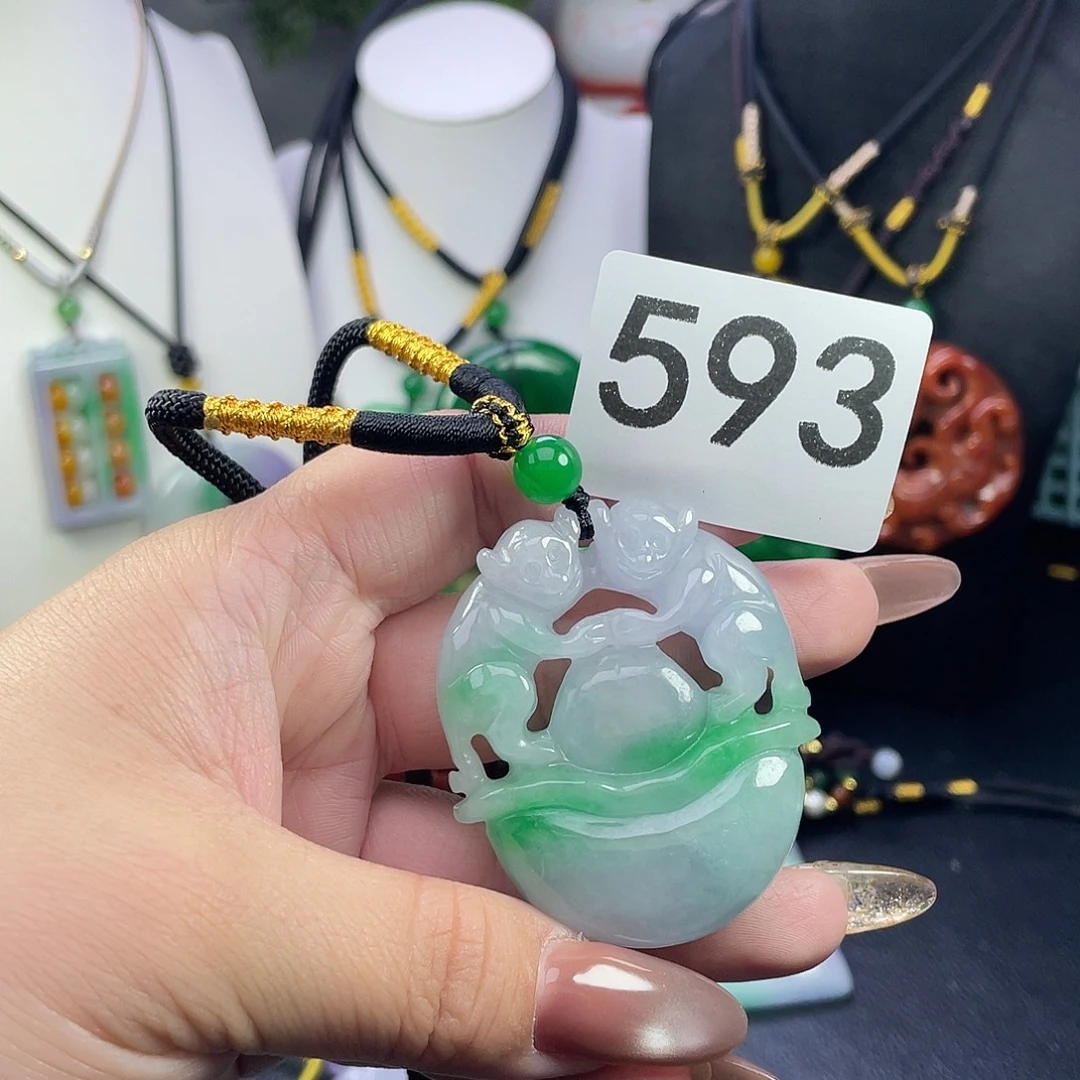 翡翠未镶嵌吊坠(赠链)