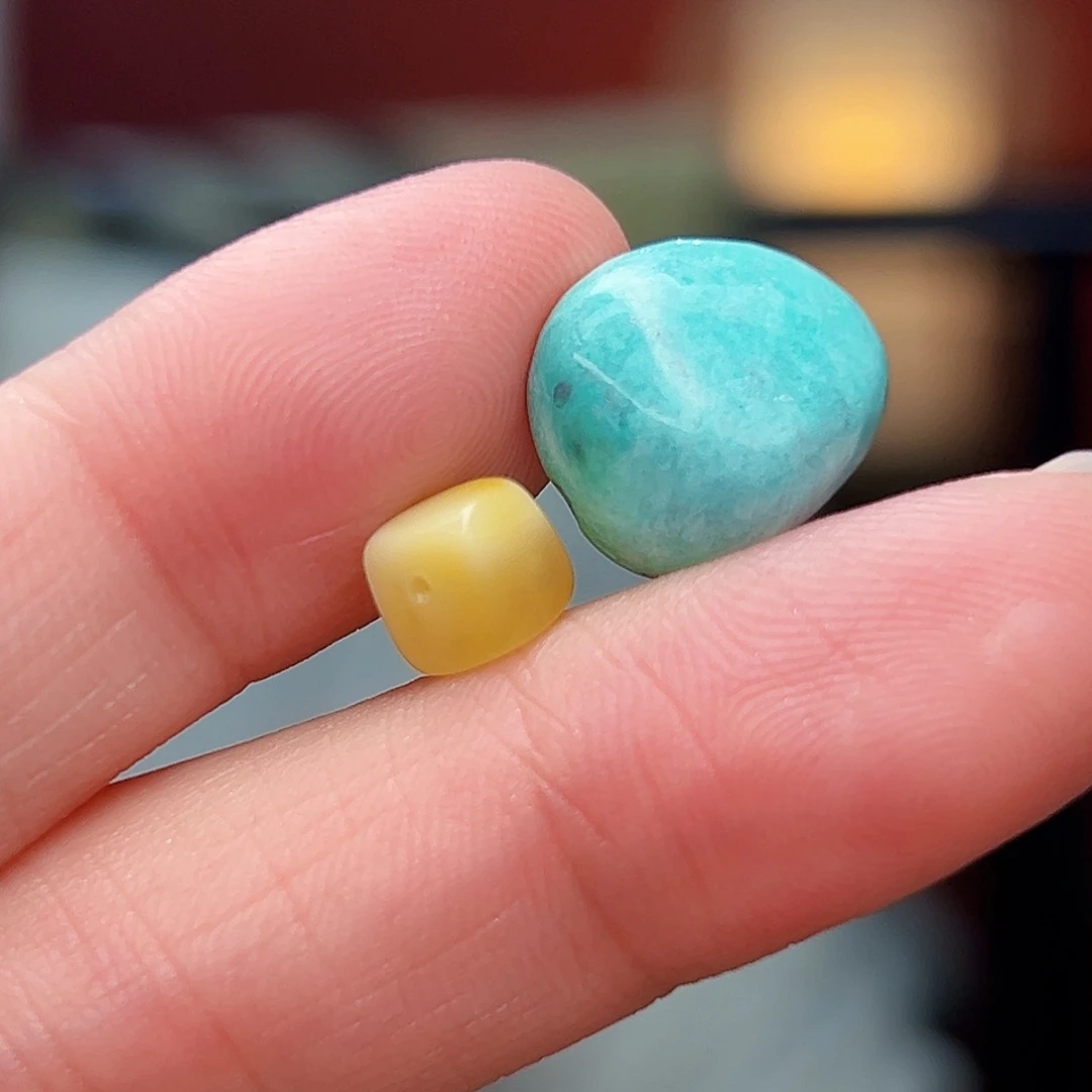 蜜蜡未镶嵌珠宝奇石