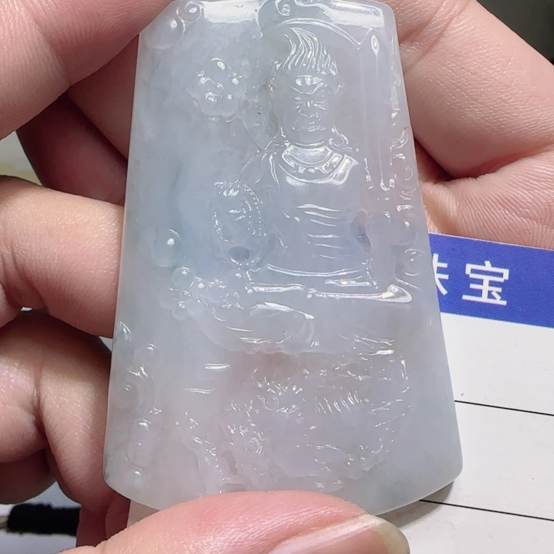 翡翠未镶嵌颈饰观音