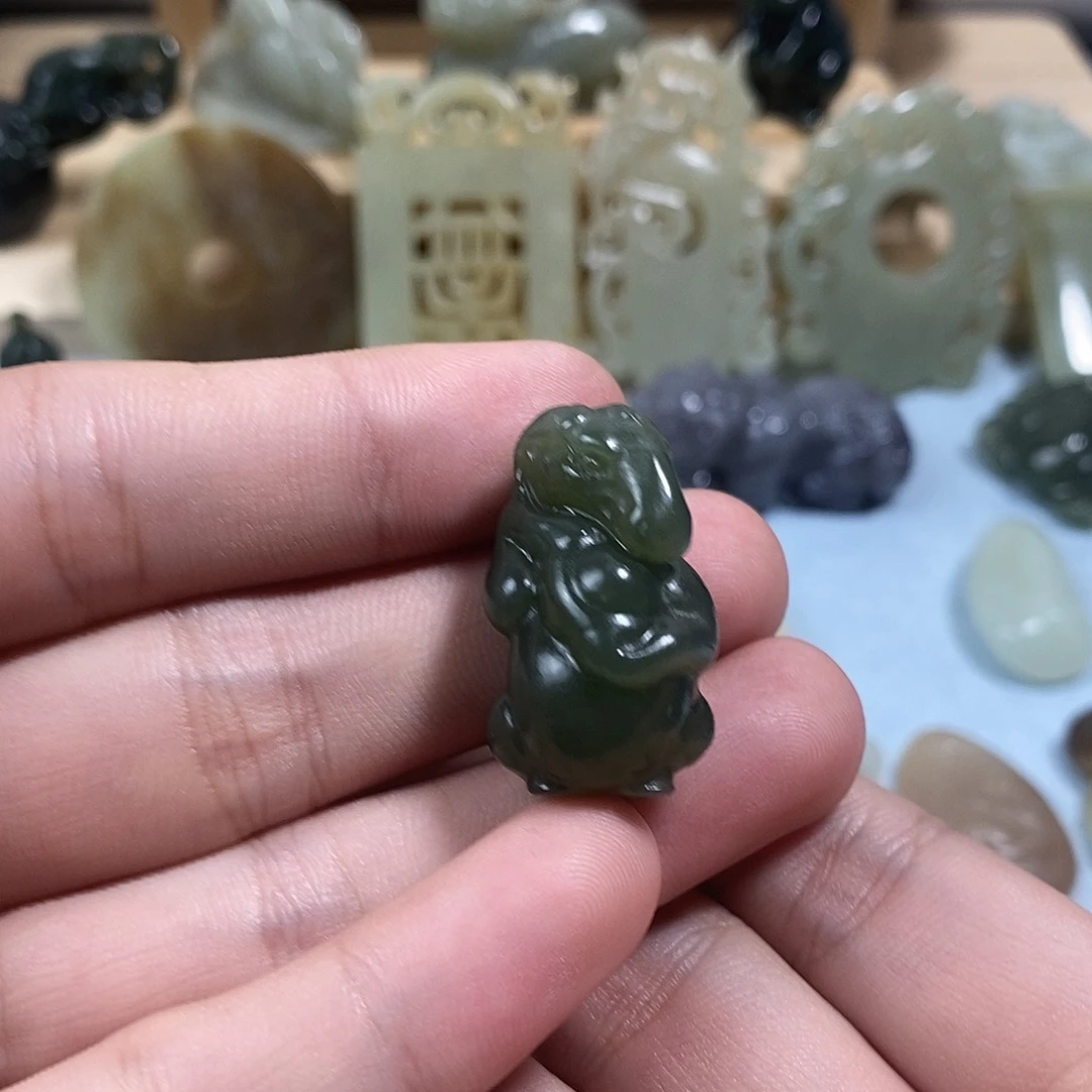 和田玉未镶嵌挂件