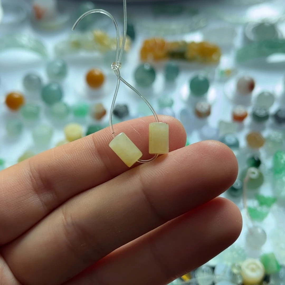 翡翠未镶嵌颈饰桶珠