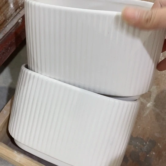 多肉绿植陶瓷花盆9.9包邮，有孔