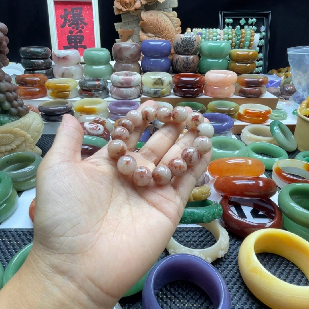 石英岩玉未镶嵌手镯