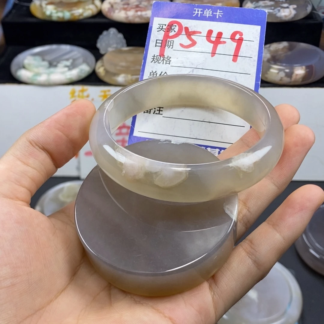 月****未镶嵌手镯石英质玉