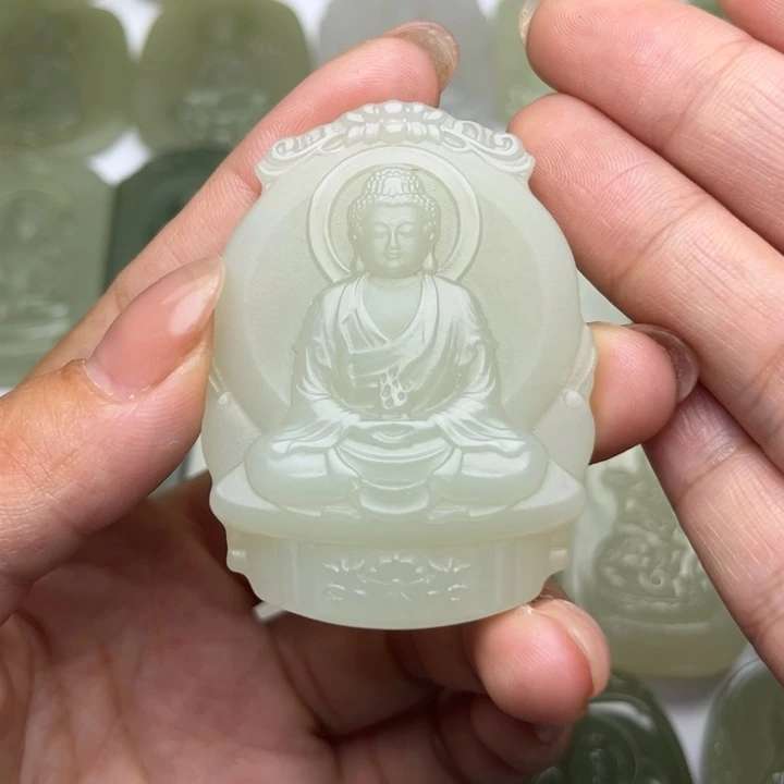 和田玉未镶嵌颈饰灯*?