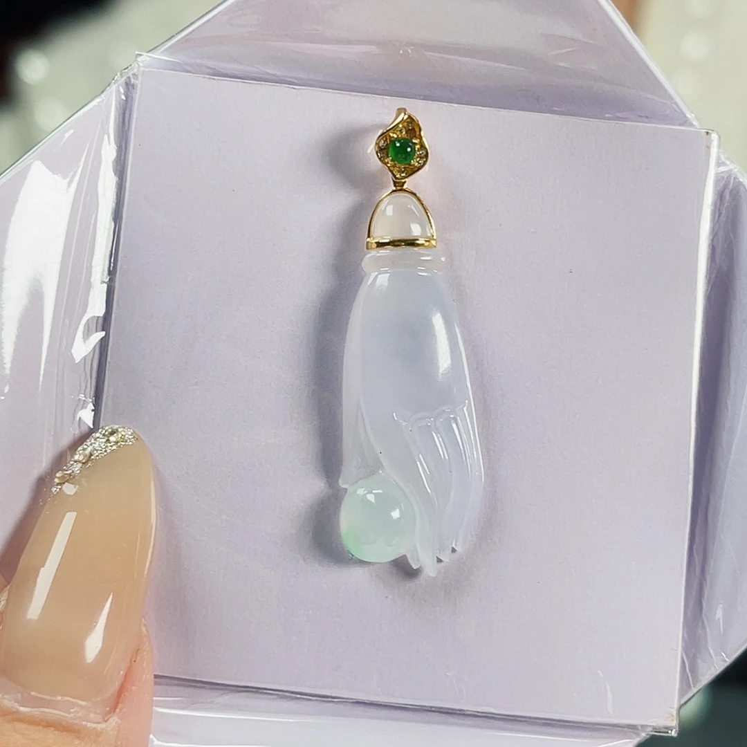 翡翠18K金镶嵌颈饰