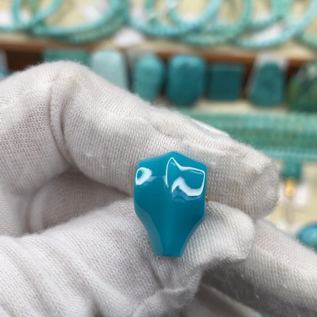 绿松石未镶嵌挂件