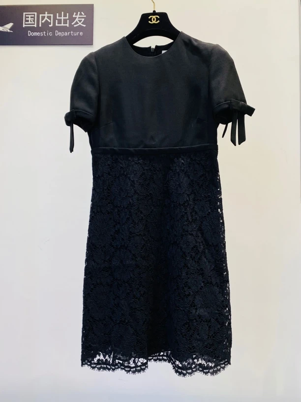 99新 Valentino/华伦天奴 黑色蕾丝连衣裙 38码 13601188