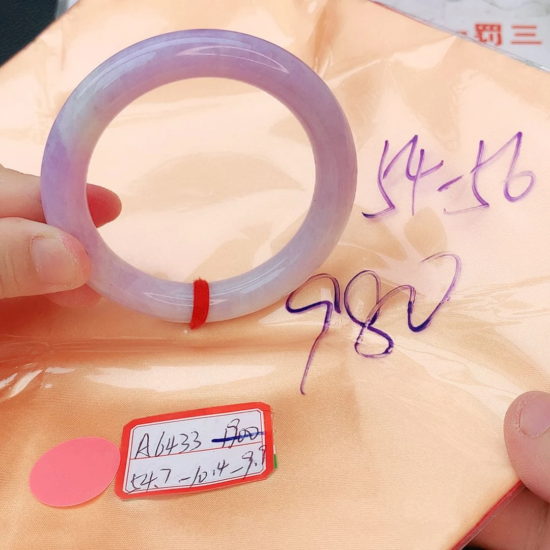 翡翠手镯未镶嵌翡翠