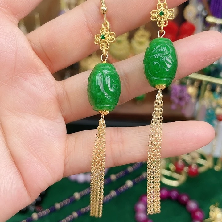石英质玉合金耳钉