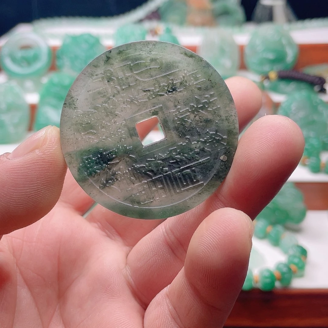 颈饰未镶嵌石英质玉