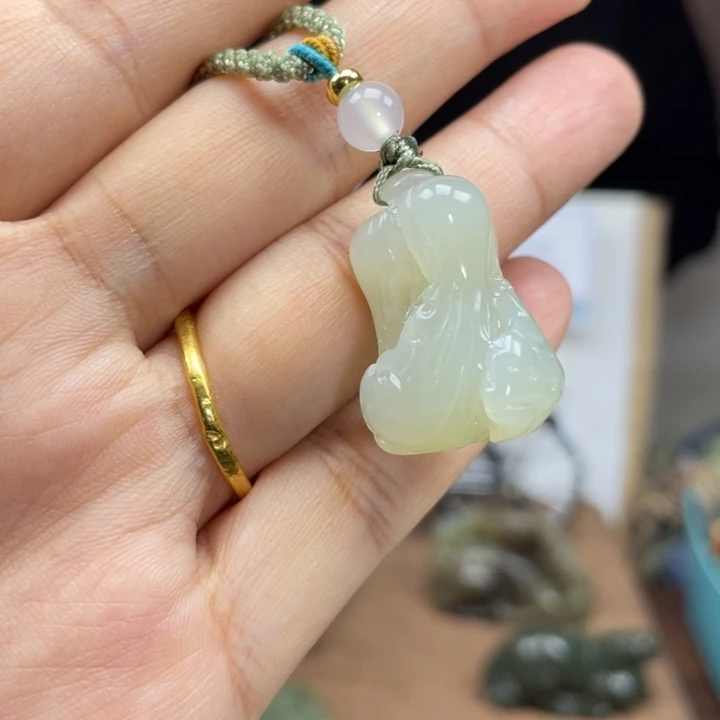 和田玉未镶嵌颈饰