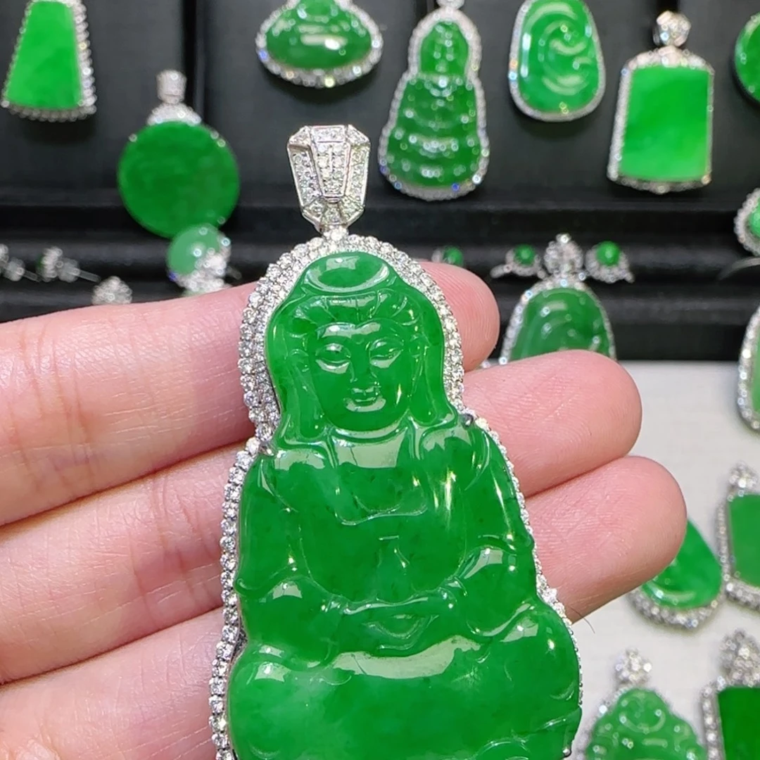 翡翠18K金镶嵌颈饰