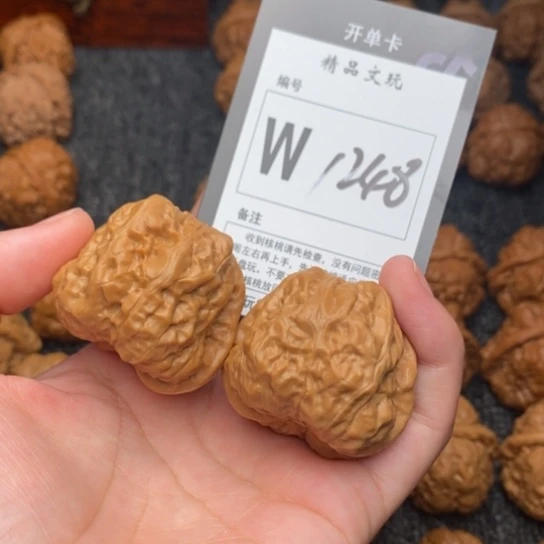 吊坠桃核我是第一百39