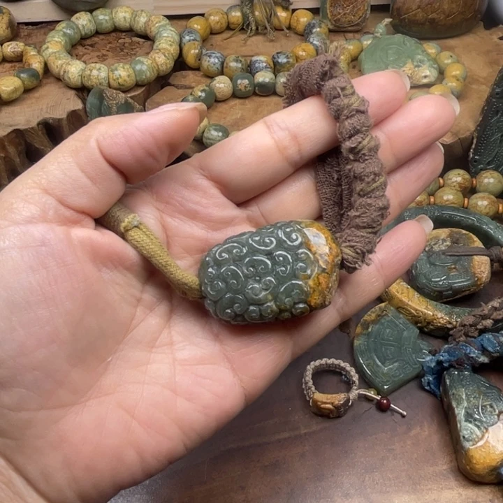 执***玉未镶嵌岫岩河磨玉（透闪石质玉）珠宝奇石