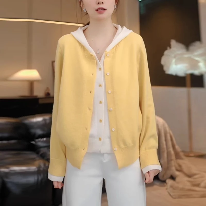 早春新款撞色连帽假两件针织衫女时尚洋气显瘦长袖毛开衫打底上衣