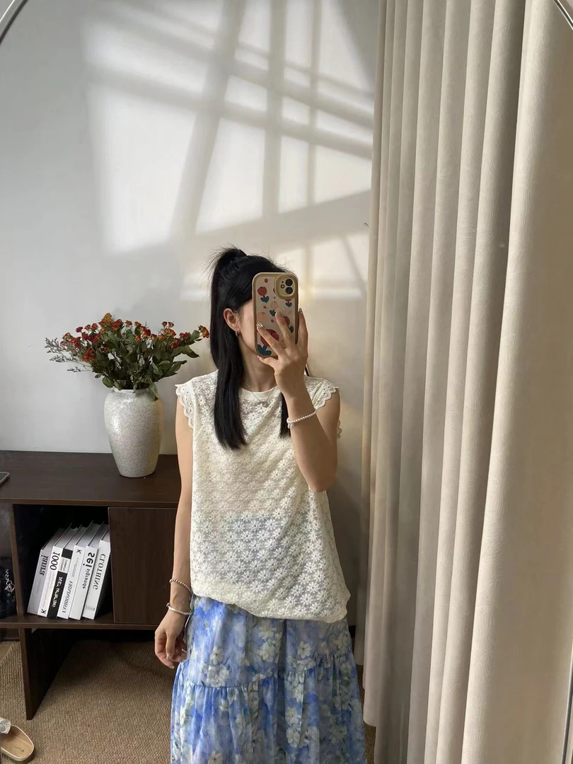 【慧慧精选】夏季新品 飞飞袖太阳花镂空小衫