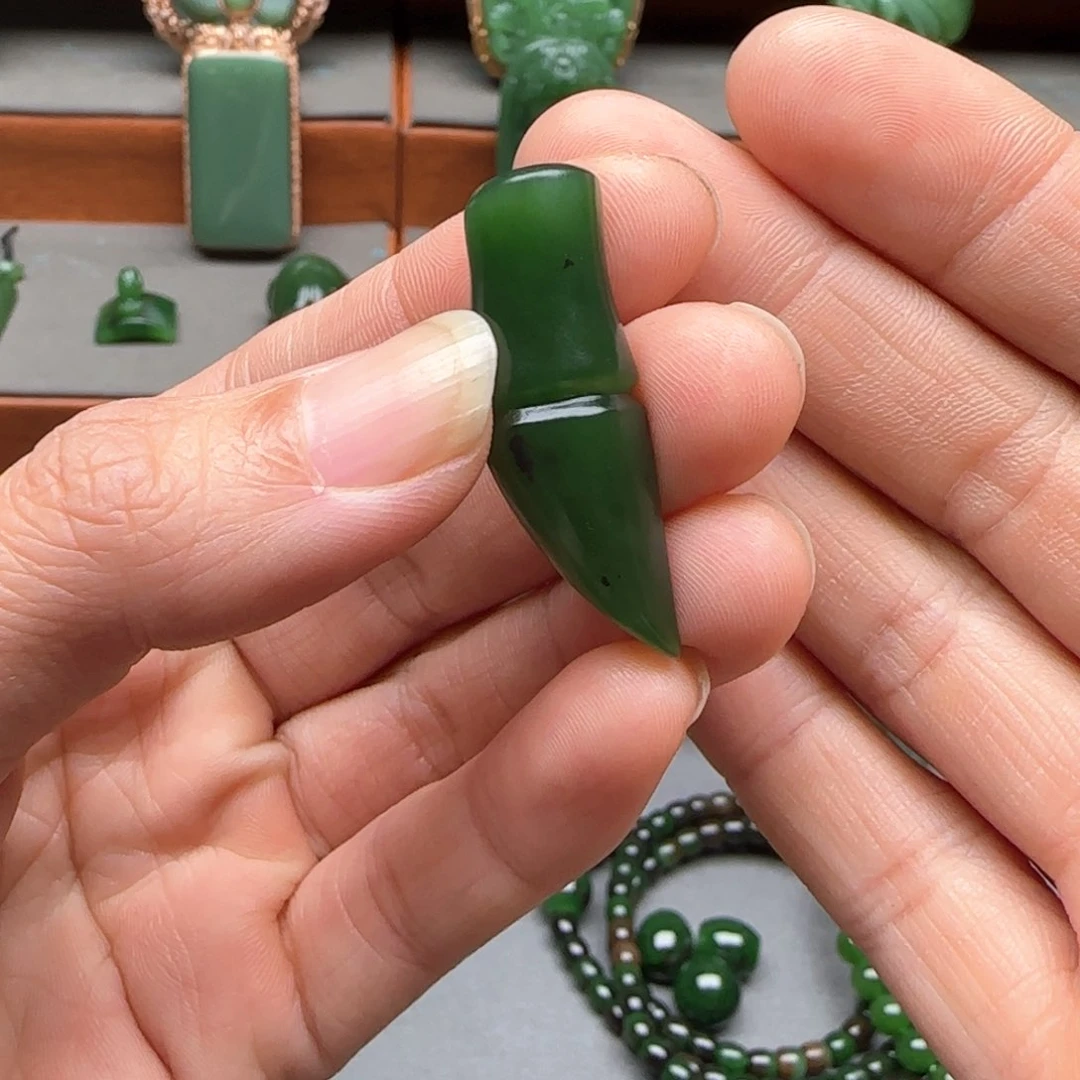 未镶嵌和田玉挂件