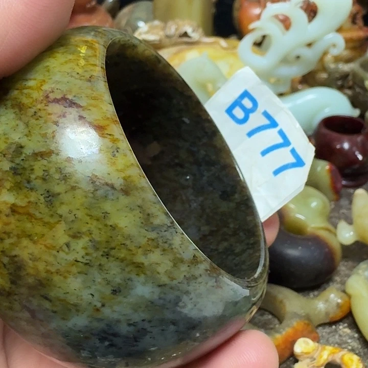 天***乐和田玉未镶嵌颈饰