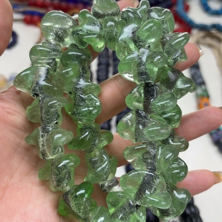 琉璃颈饰琉璃琉璃