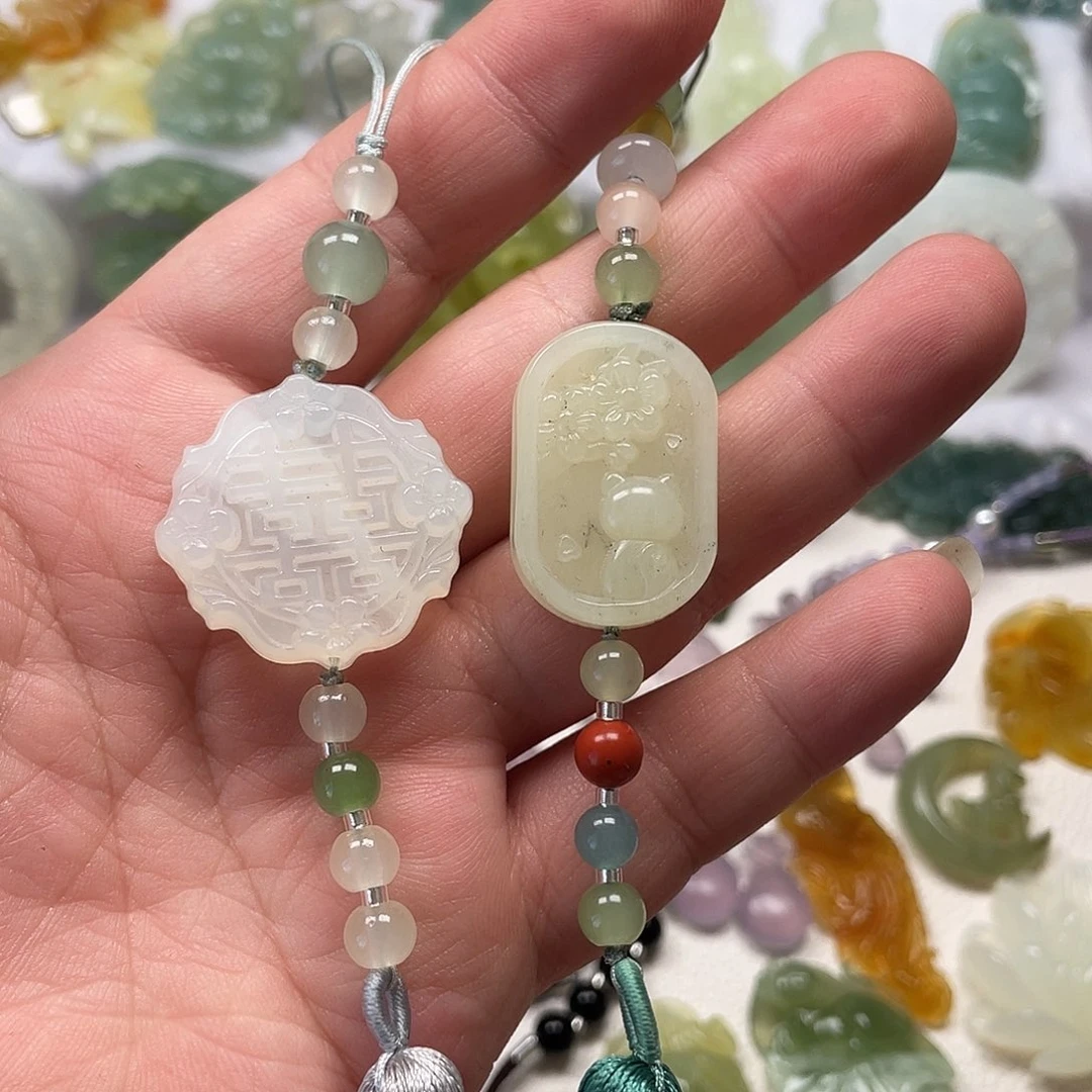 蛇纹石玉未镶嵌颈饰