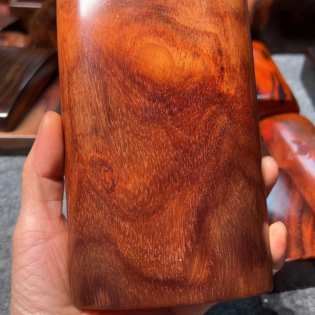 交趾黄檀（大红酸枝）国**意