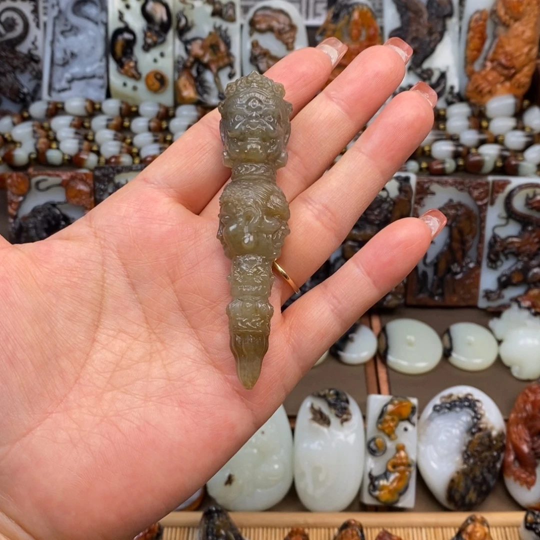 颈饰未镶嵌和田玉