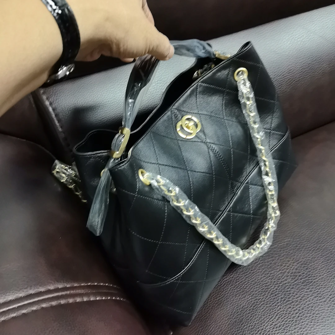 菱格双根手提款法式时尚小众耐磨斜挎包轻奢风磁扣单根水桶包真皮