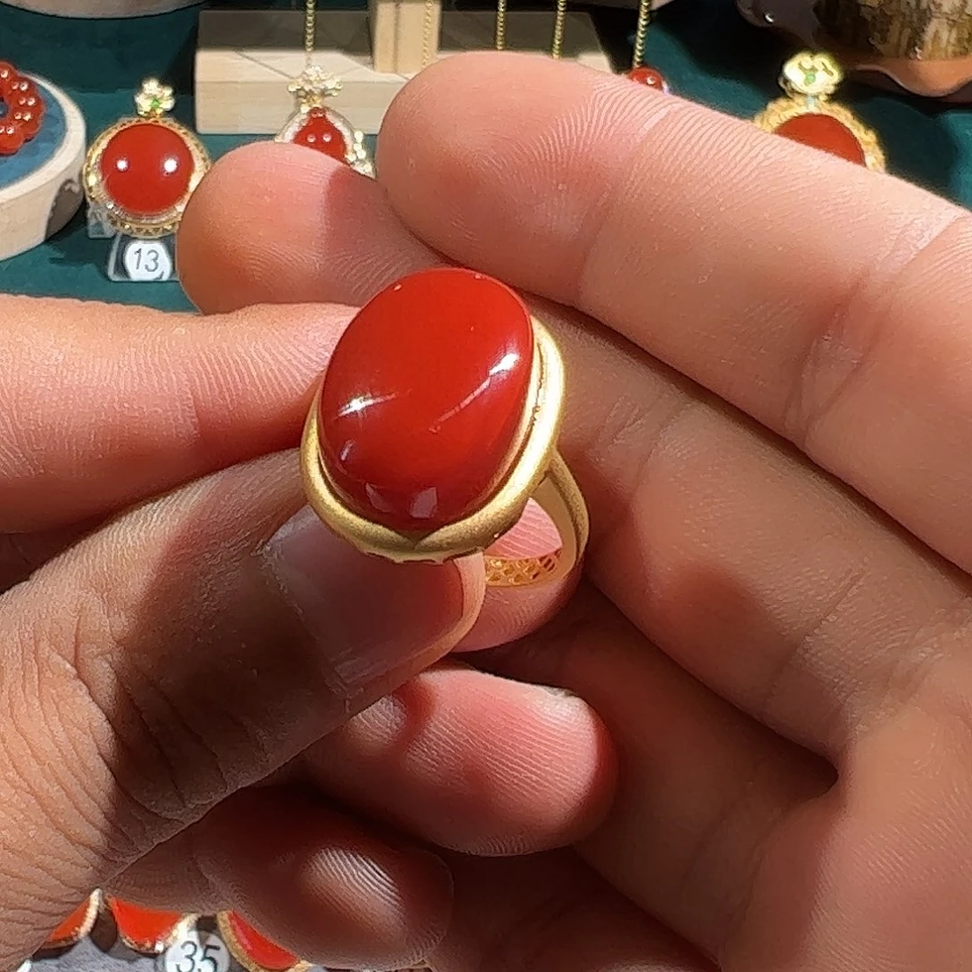 南红玛瑙18K金镶嵌颈饰