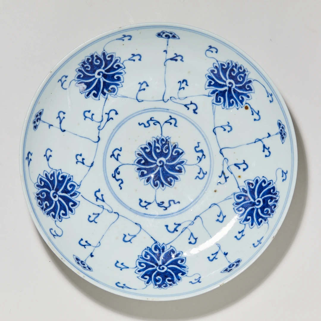 3310清晚期青花缠枝莲赏盘【古董拍卖】