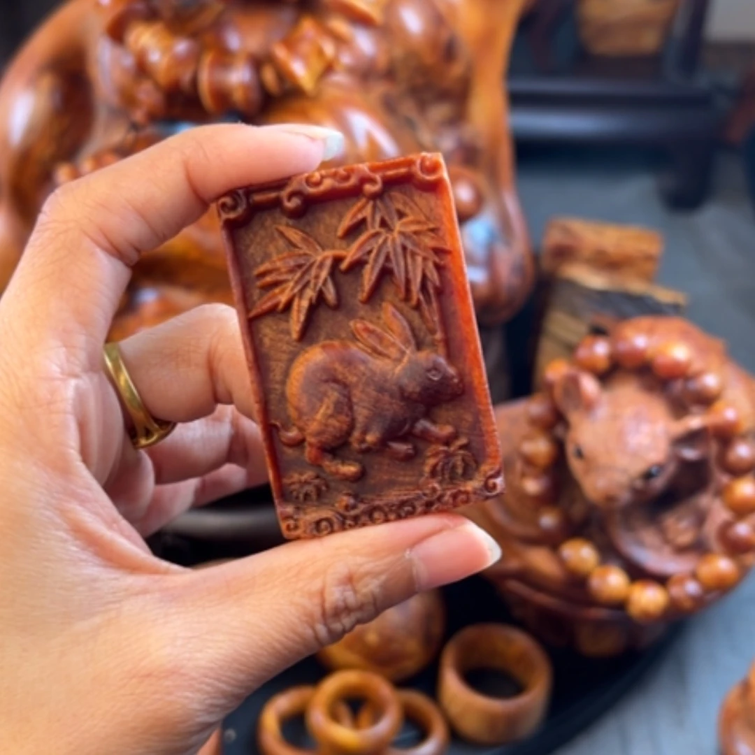 【闪购商品】松木（琥珀木）把件