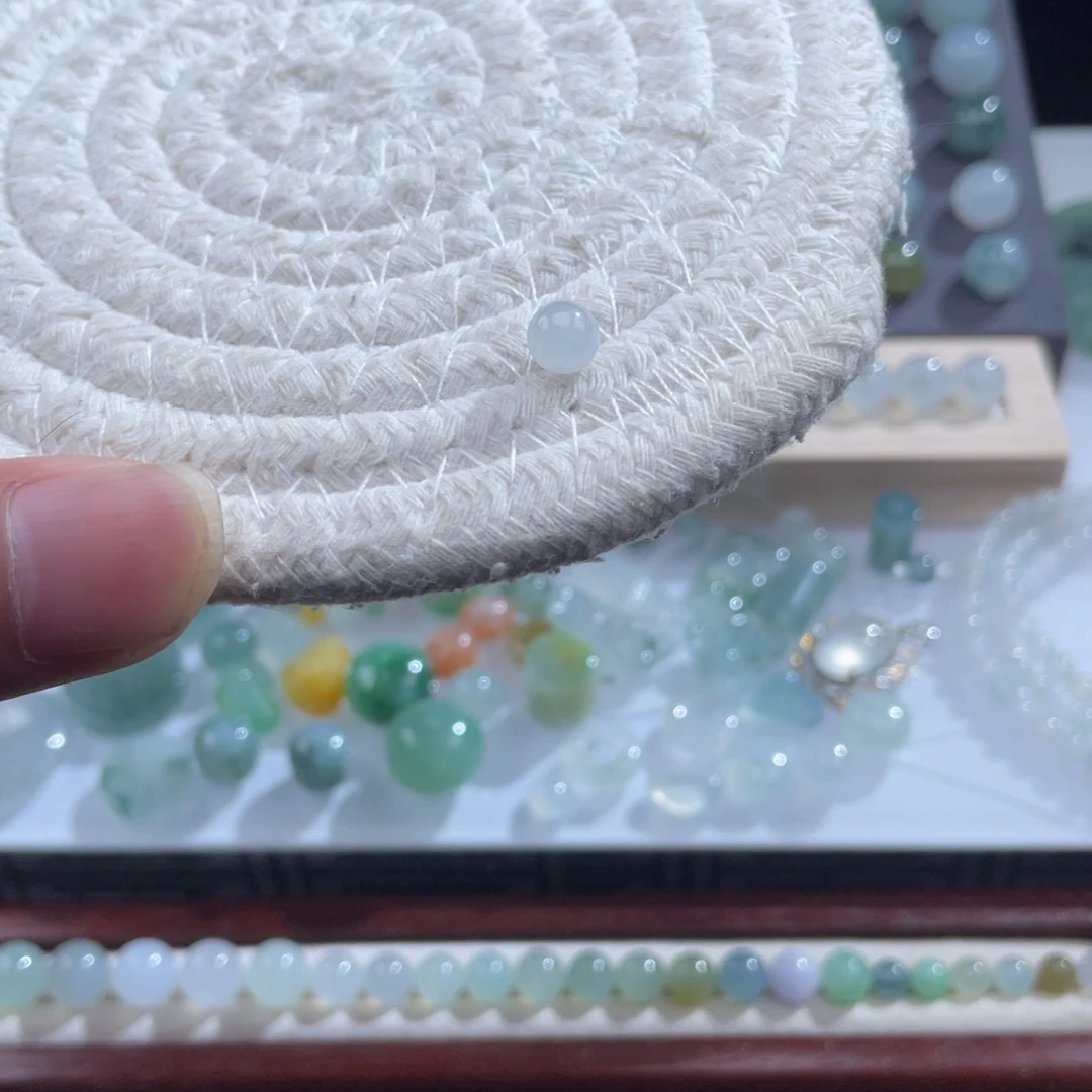 散珠翡翠卡6.3 单颗 未打孔
