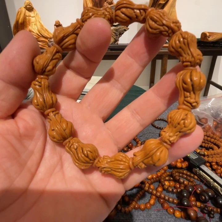 柏木（崖柏）龙纹桃核手串
