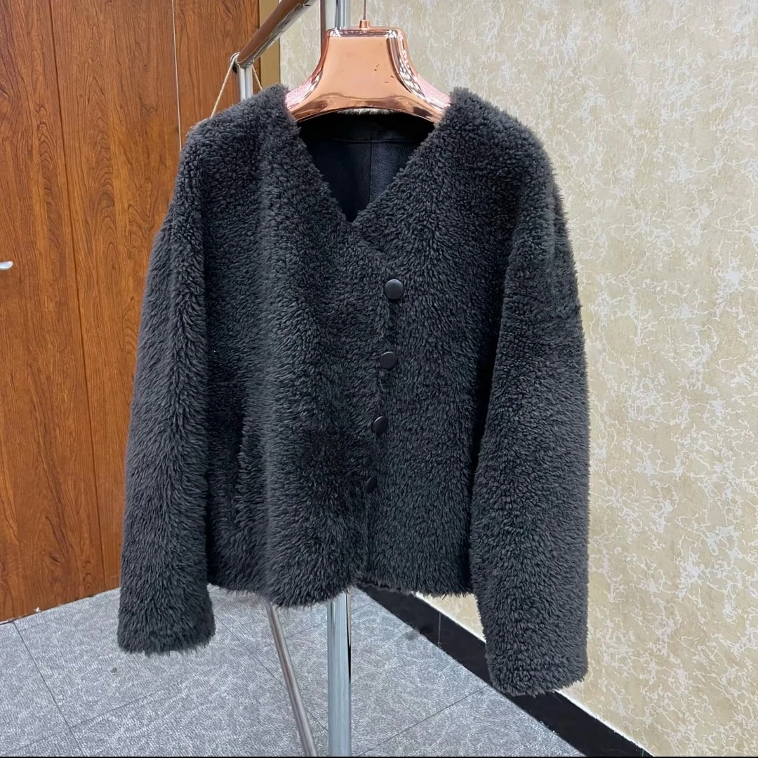 29870短款Ⅴ领皮毛一体女冬外套