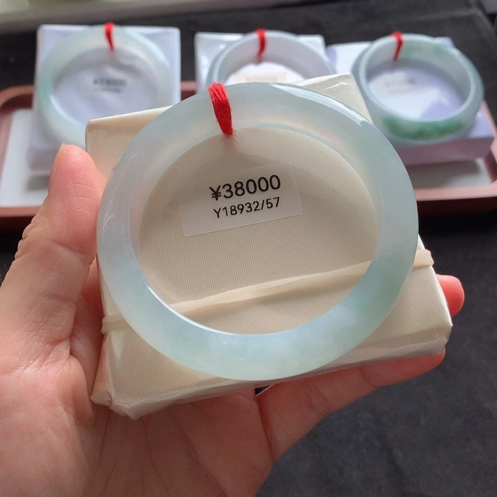 翡翠手镯未镶嵌手镯1