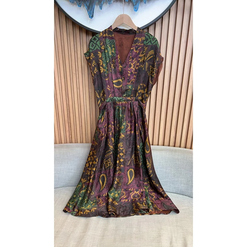 连衣裙印花口袋圆领宽松腰复古碎花提花花色时尚0203