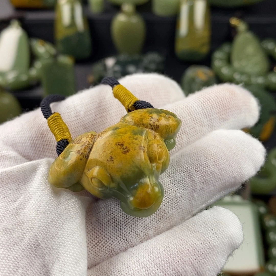 岫岩河磨玉（透闪石质玉）未镶嵌颈饰