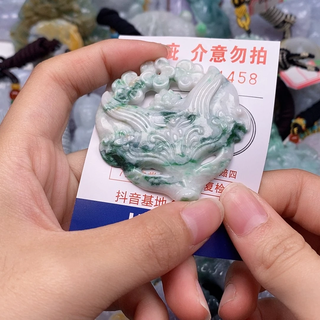 吊坠(不含链)未镶嵌翡翠
