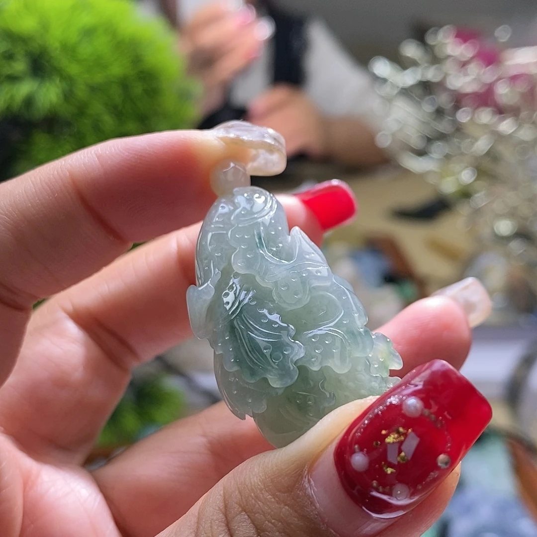 【闪购商品】翡翠颈饰未镶嵌菜