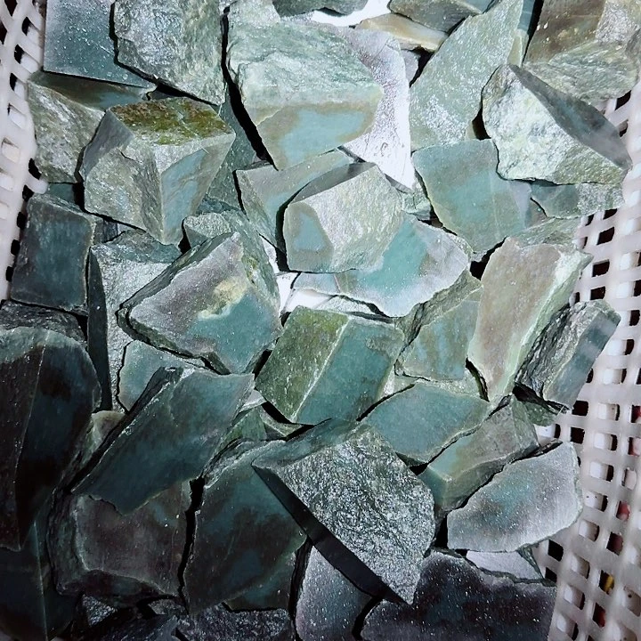 和田玉（糖玉）未镶嵌珠宝奇石石**，