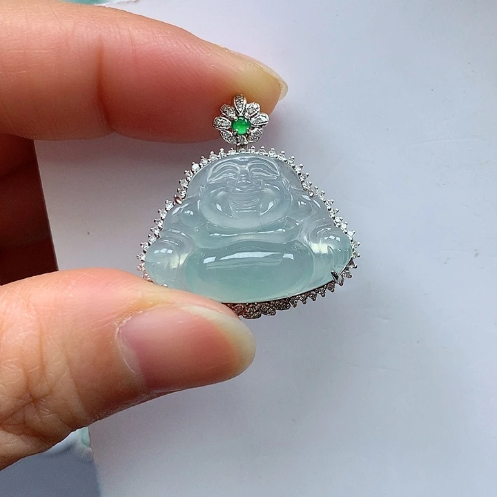 翡翠18K金镶嵌颈饰佛