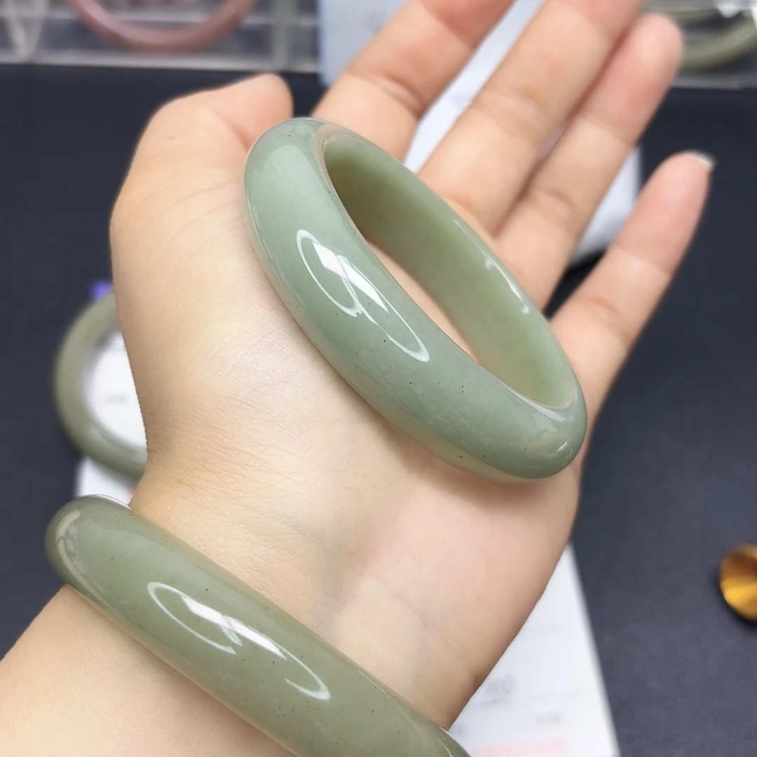 石英质玉未镶嵌手镯38/54