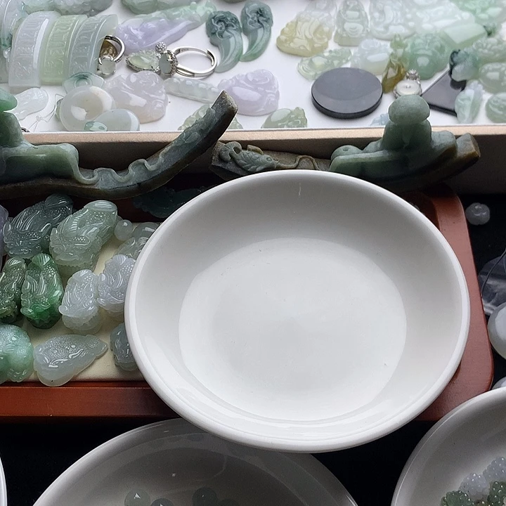 ****／翡翠未镶嵌挂件天然翡翠