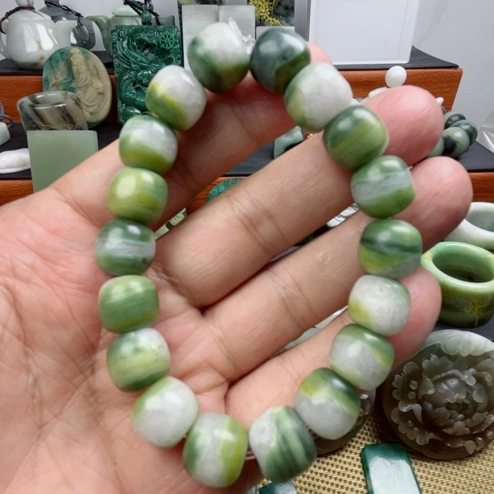 未镶嵌独山玉珠宝半成品有瑕疵