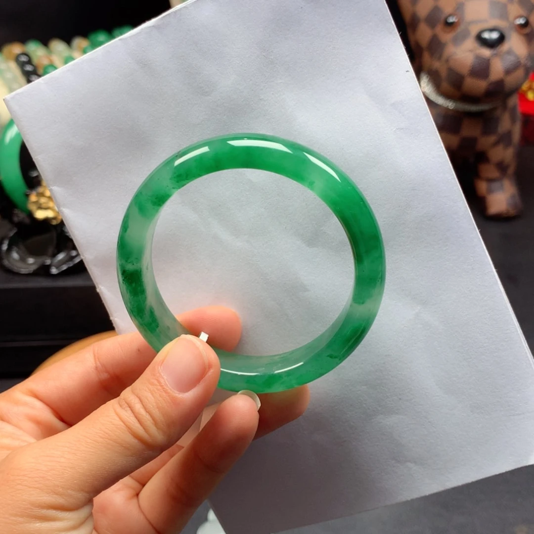 【闪购商品】未镶嵌手镯石英质玉