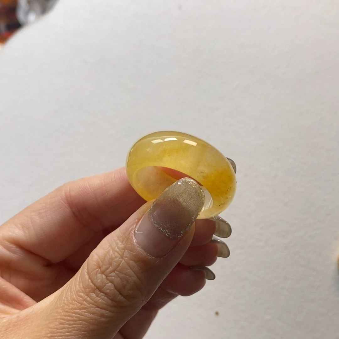 曙***光石英质玉未镶嵌戒指