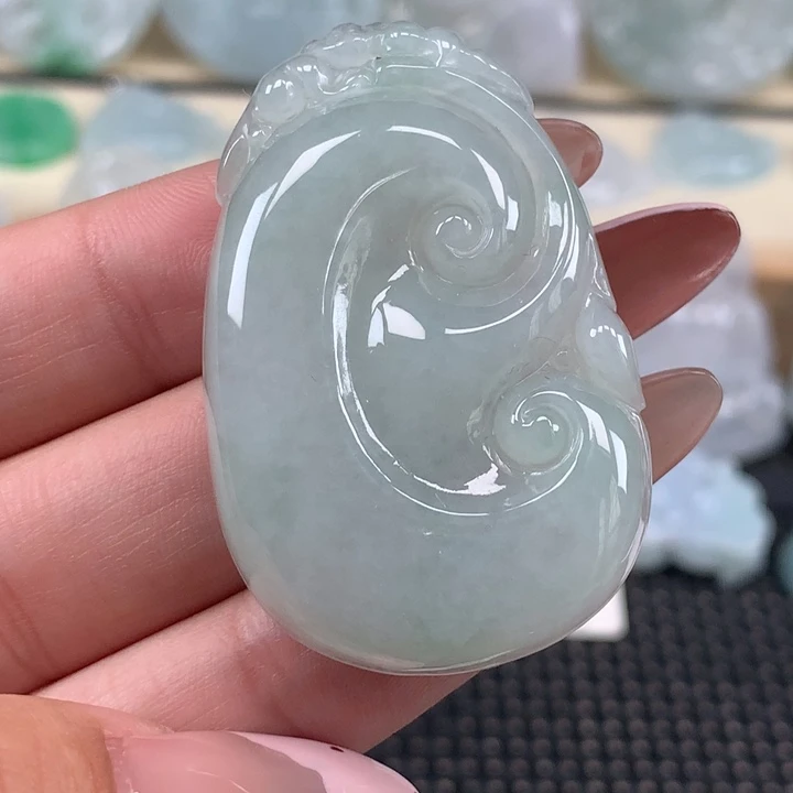 颈饰未镶嵌翡翠如意