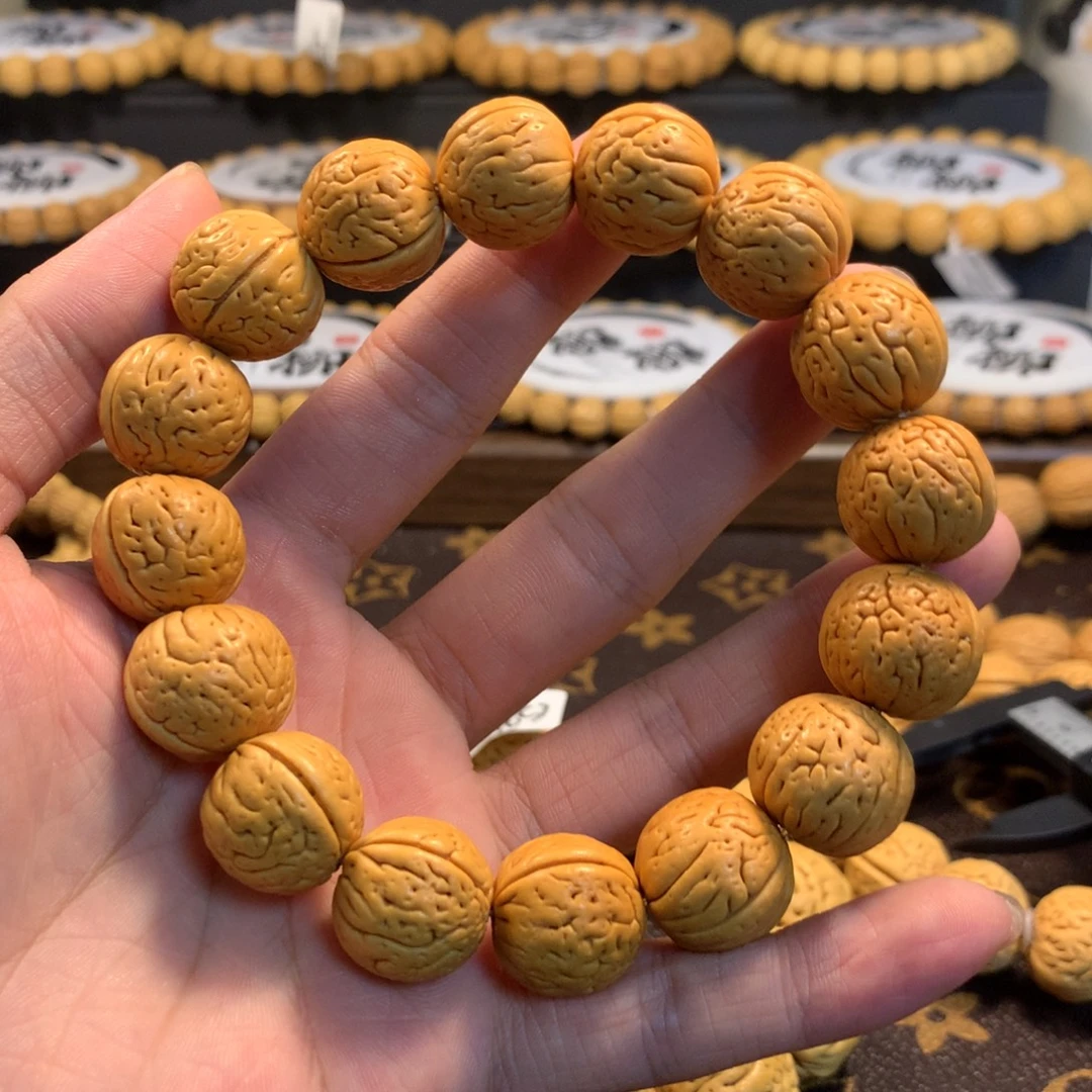 精品桃核野生手串