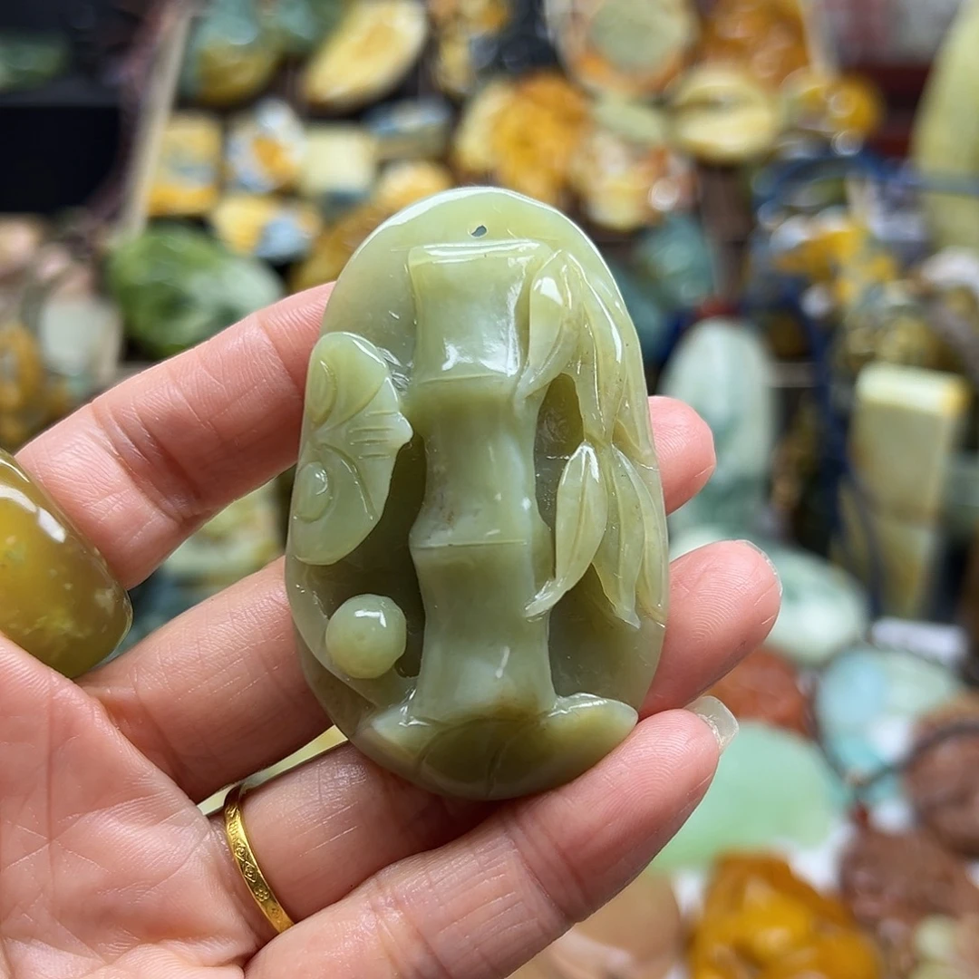 岫岩老玉（透闪石质玉）未镶嵌颈饰老玉竹子